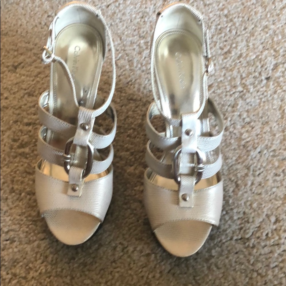 Gold wedge